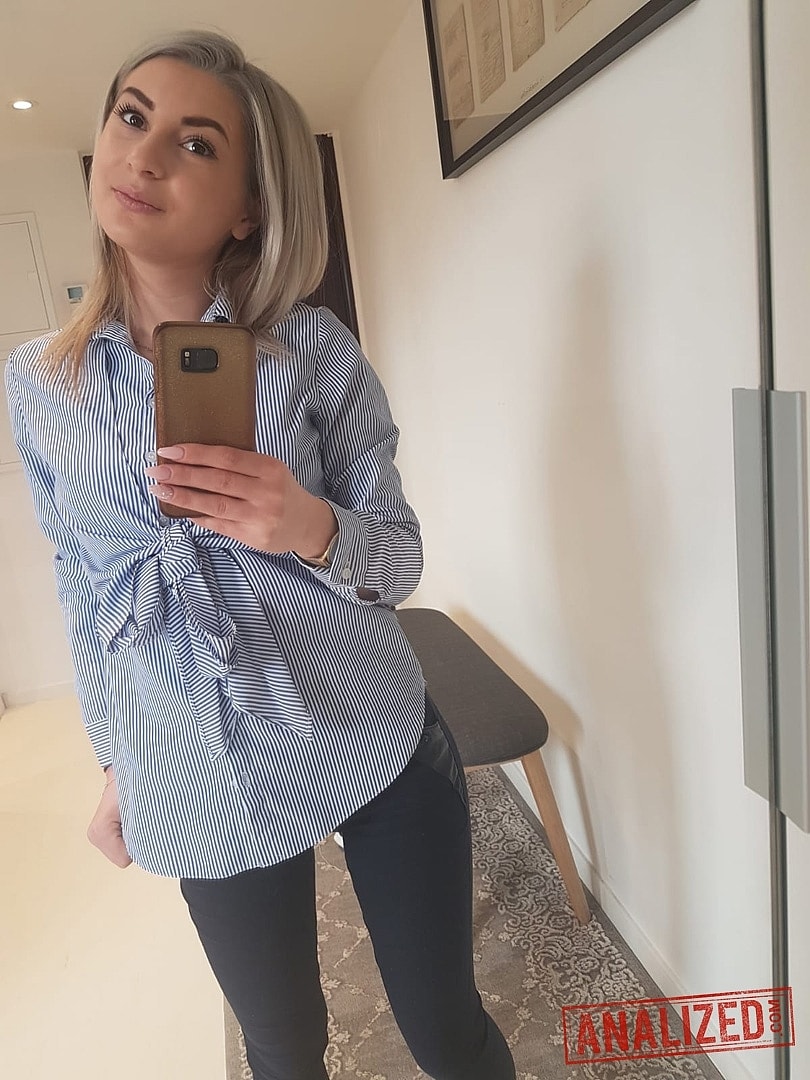 Amateur blonde Ari Fox reveals her small boobs and poses in front of a camera foto porno #423907200 | Homemade Anal Whores Pics, Ari Fox, Homemade, porno móvil