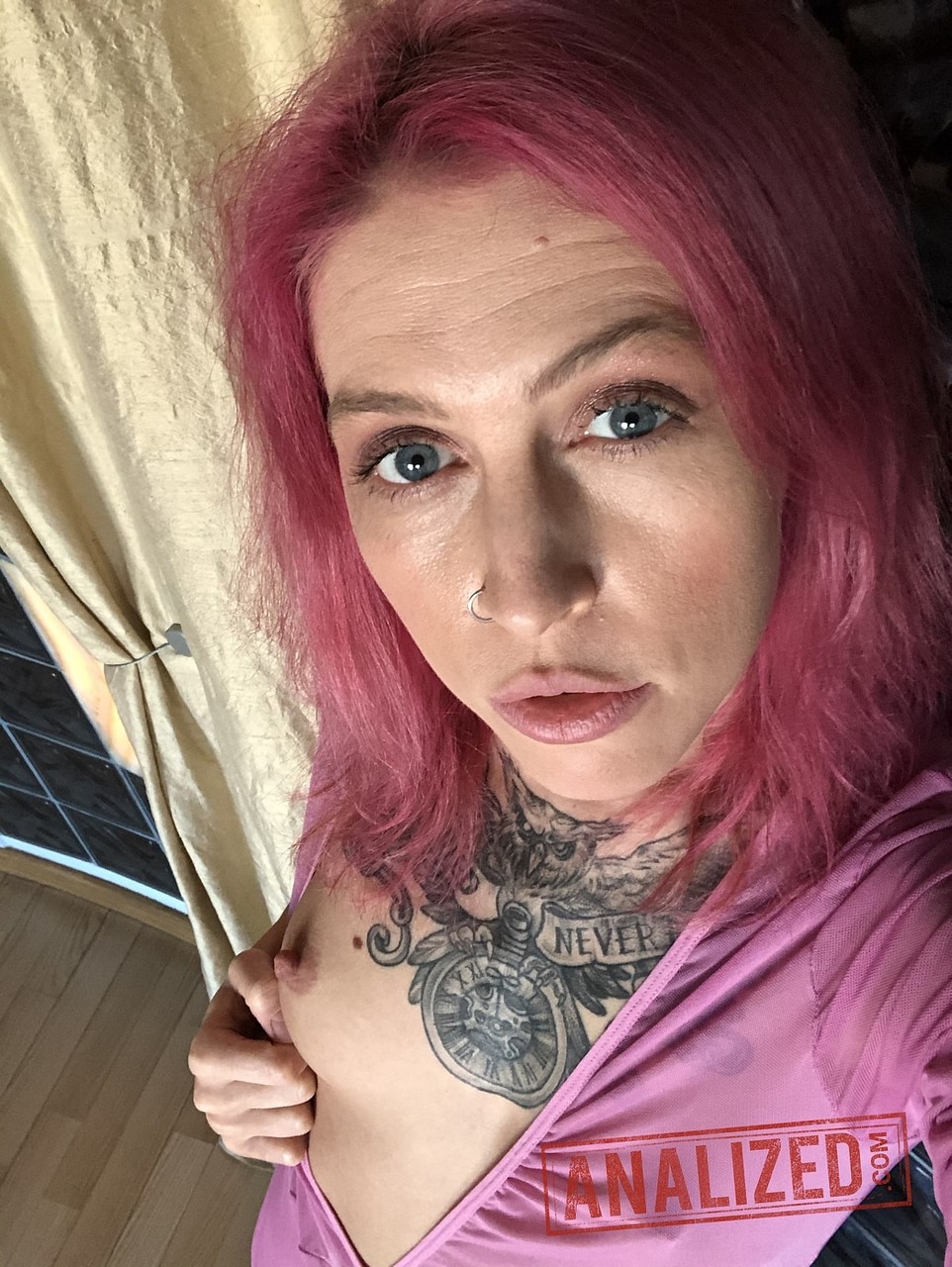 Blonde Eva Stone shows her tits while pink haired mature Yara Phoenix strips porno foto #424843963