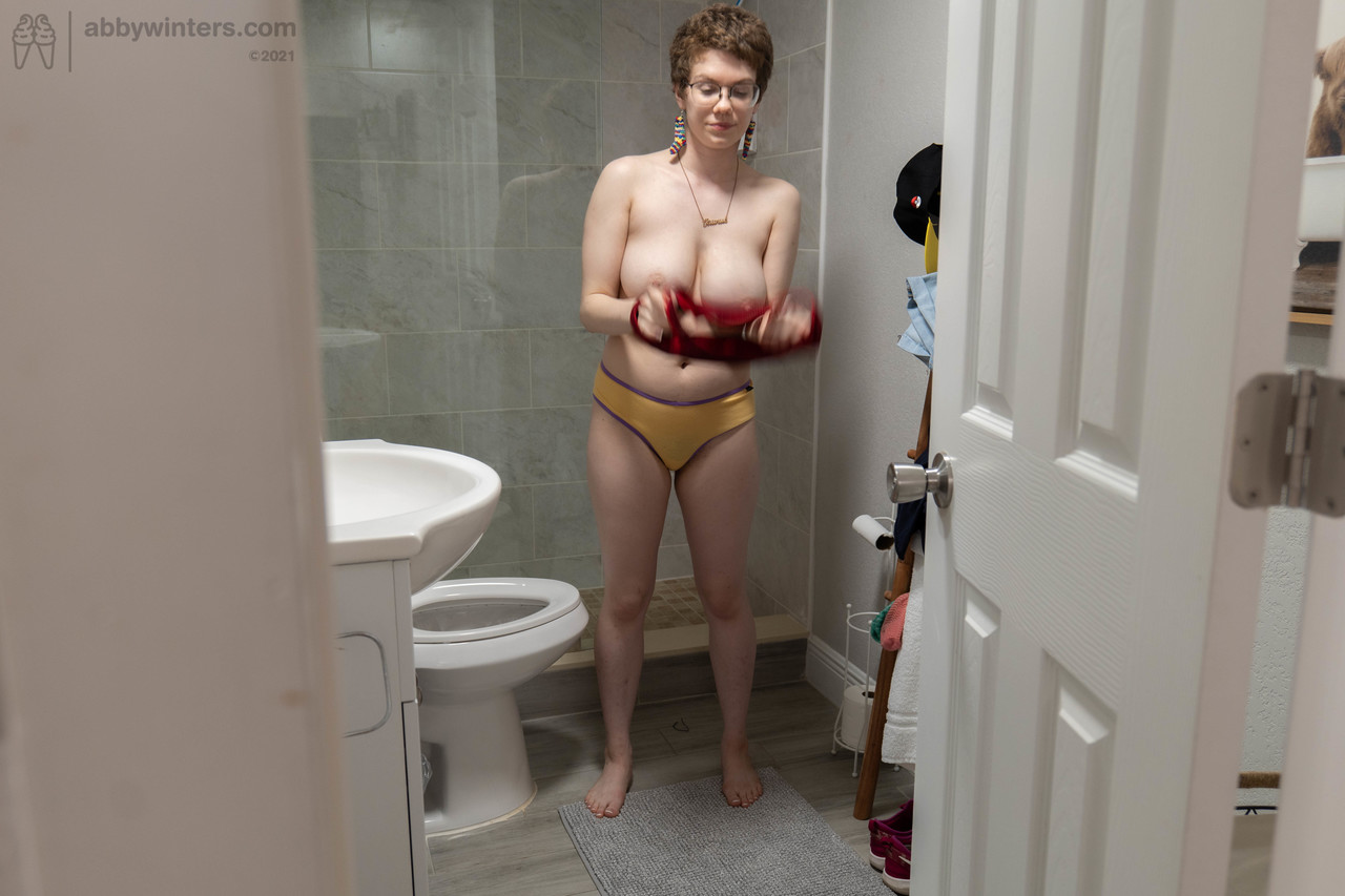 Australian amateur Morgan K gets spied on while dressing in the toilet порно фото #424584986 | Abby Winters Pics, Morgan K, Amateur, мобильное порно