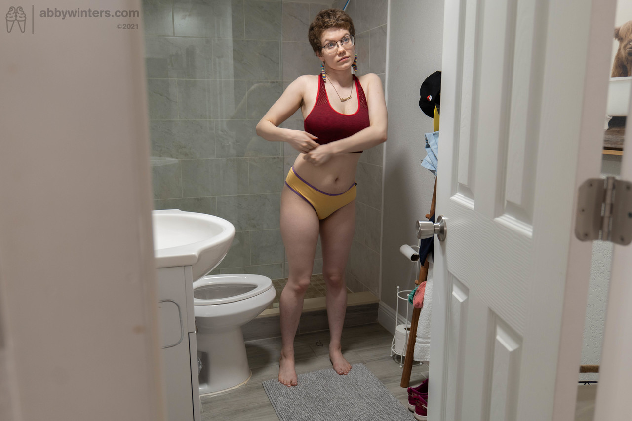 Australian amateur Morgan K gets spied on while dressing in the toilet 色情照片 #424584989 | Abby Winters Pics, Morgan K, Amateur, 手机色情