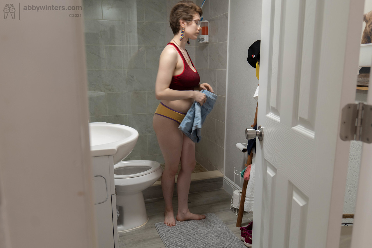 Australian amateur Morgan K gets spied on while dressing in the toilet foto pornográfica #424584990 | Abby Winters Pics, Morgan K, Amateur, pornografia móvel