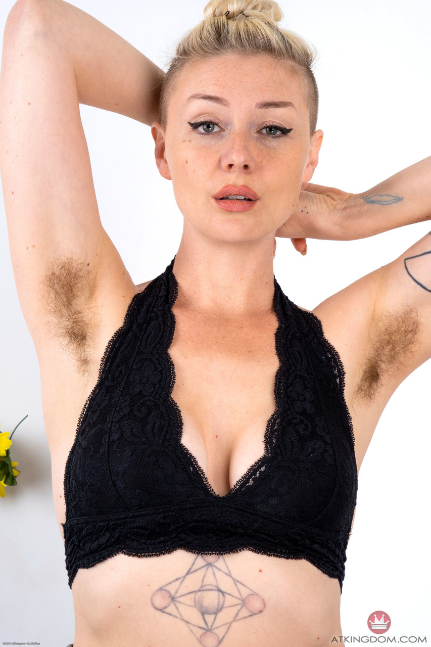 Inked blonde Dakota Rose shows her big tits, ass & spreads her hairy pussy 色情照片 #424518353 | ATK Hairy Pics, Dakota Rose, Short Hair, 手机色情
