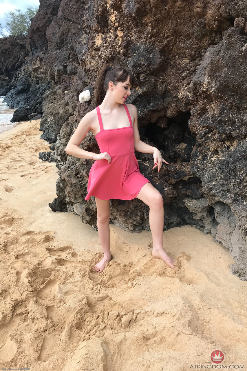 Petite American Aliya Brynn poses naked on her towel on a sandy beach Porno-Foto #427368226
