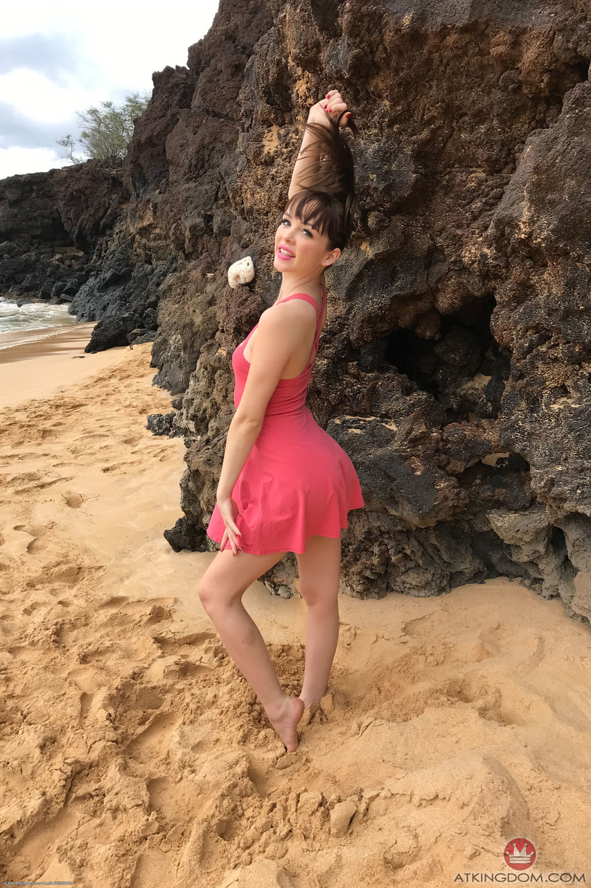 Petite American Aliya Brynn poses naked on her towel on a sandy beach porno foto #427368230