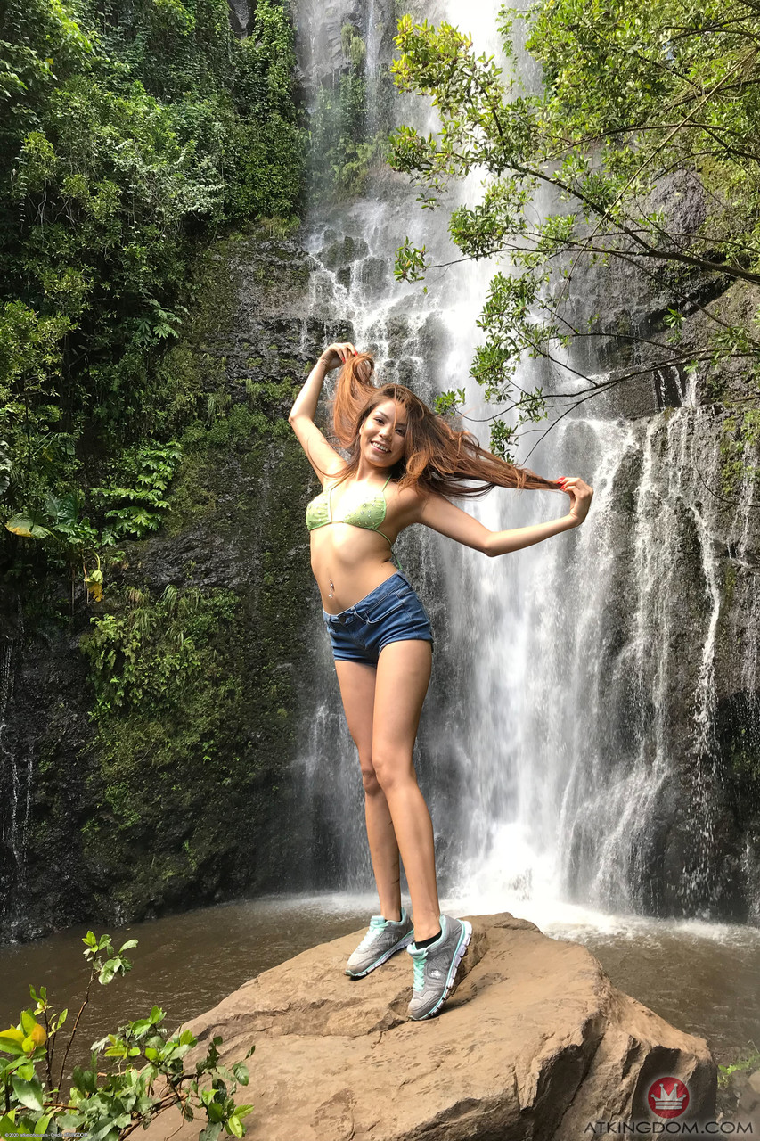 Asian girlfriend Sami Parker reveals her sexy body & poses in a compilation porno fotoğrafı #422680573