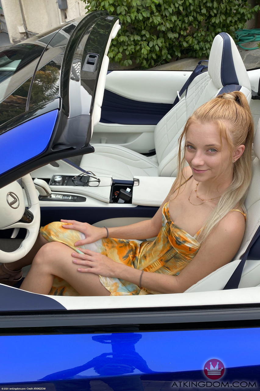 Teen Riley Star spreads her legs in a car to show her twat with a tampon ポルノ写真 #425533708 | ATK Petites Pics, Riley Star, Skinny, モバイルポルノ
