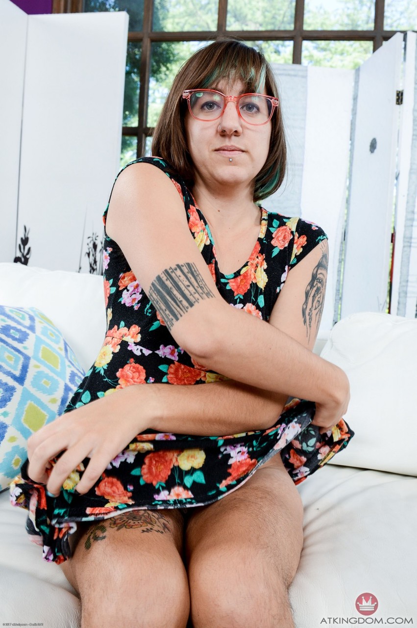 Tattooed brunette Anika Darling spreads her juicy hairy twat & ass in her room foto porno #423814684