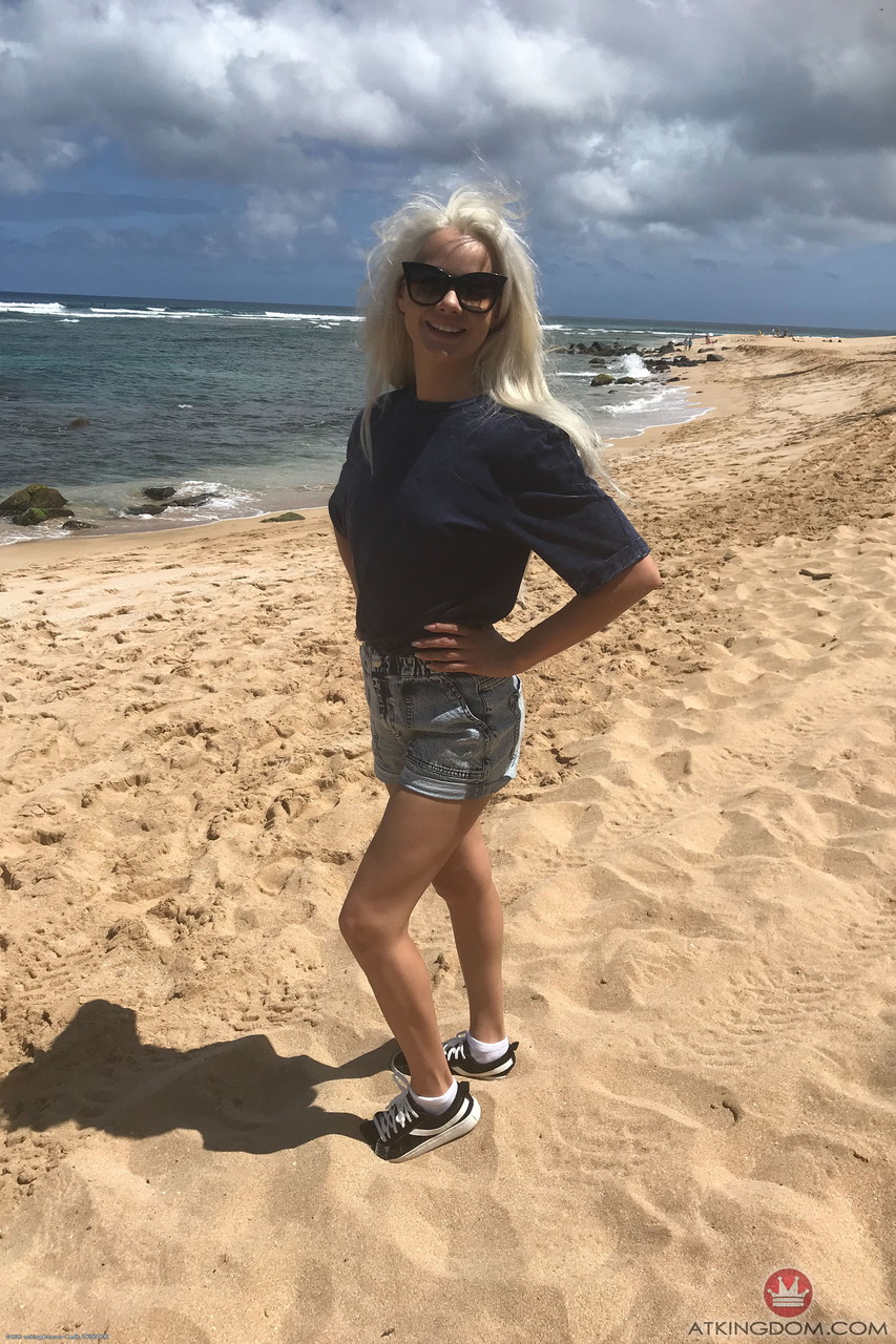 Adorable blonde teen Elsa Jean shows her petite body on the beach foto porno #425556356