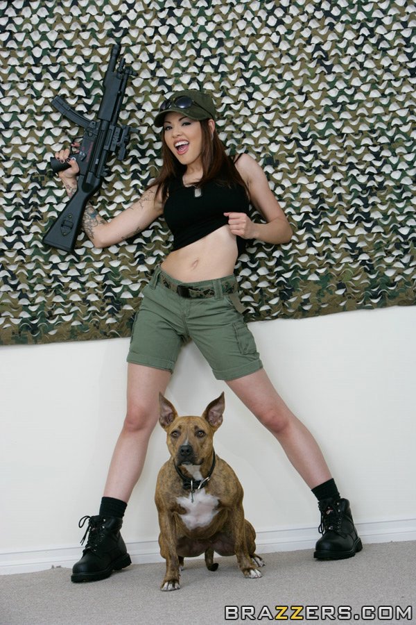 Sexy military MILF Adrenalynn shows her fakes & poses with an assault rifle Porno-Foto #422906428