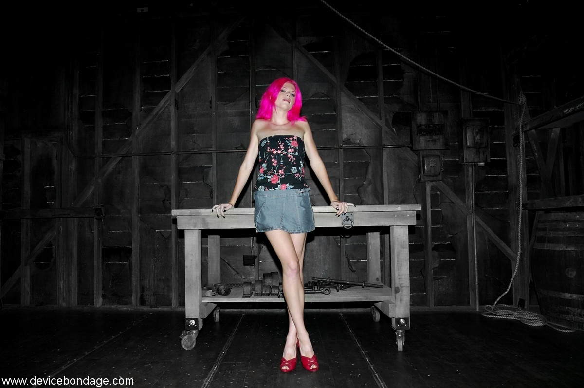 Lovely Sasha Grey teasing with her sexy long legs in heels in a dungeon 色情照片 #425194980 | Device Bondage Pics, Sasha Grey, Mom, 手机色情