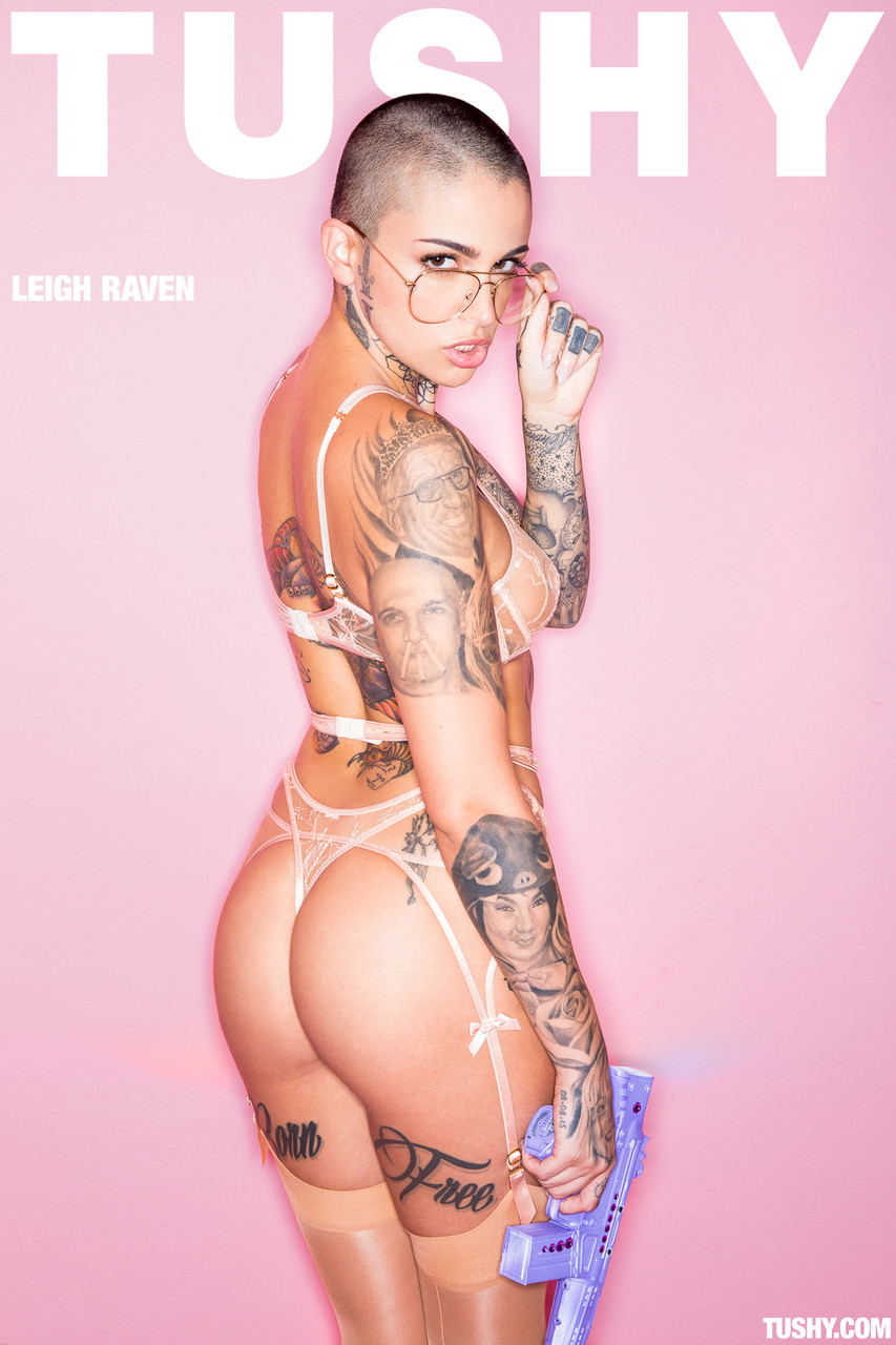 Tattooed Shaved Headed Pornstar Leigh Raven Gets Anally Demolished