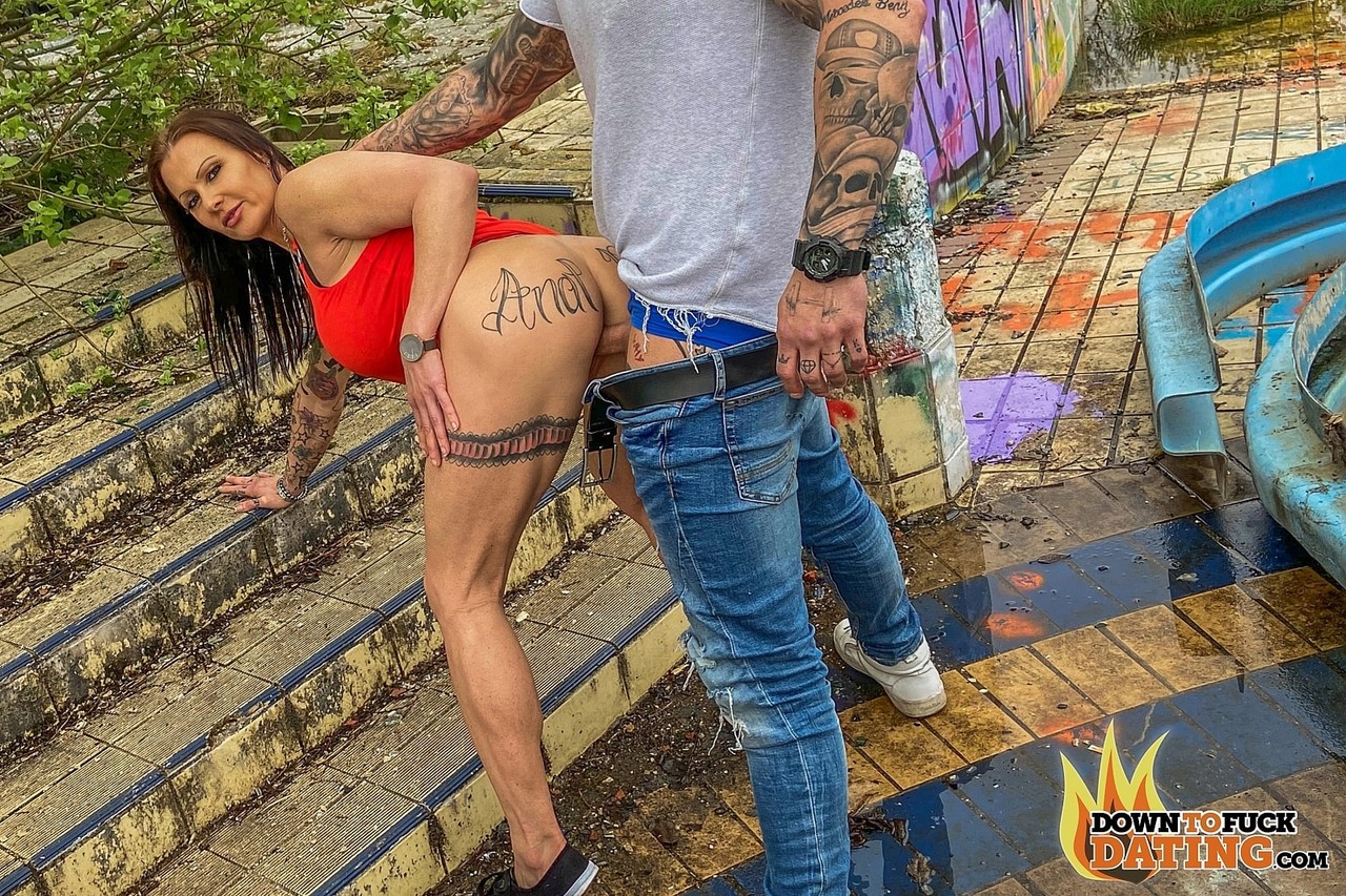Chubby brunette Julia Exclusiv getting a good outdoor anal dicking 色情照片 #422490384 | Analized Pics, Julia Exclusiv, Tattoo, 手机色情