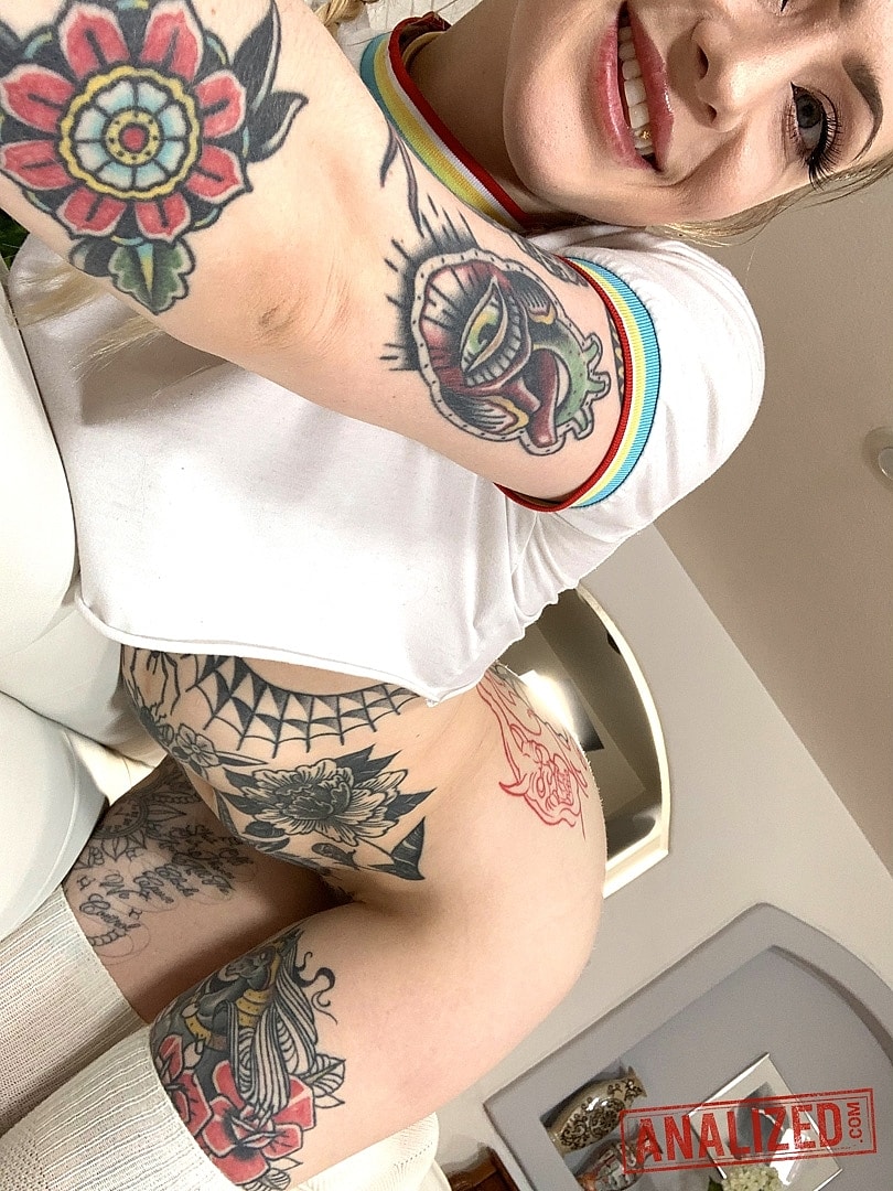 Tattooed vixen Baby Sid takes selfies of her incredible booty and bald pussy porno fotoğrafı #422633245 | Analized Pics, Baby Sid, Tattoo, mobil porno