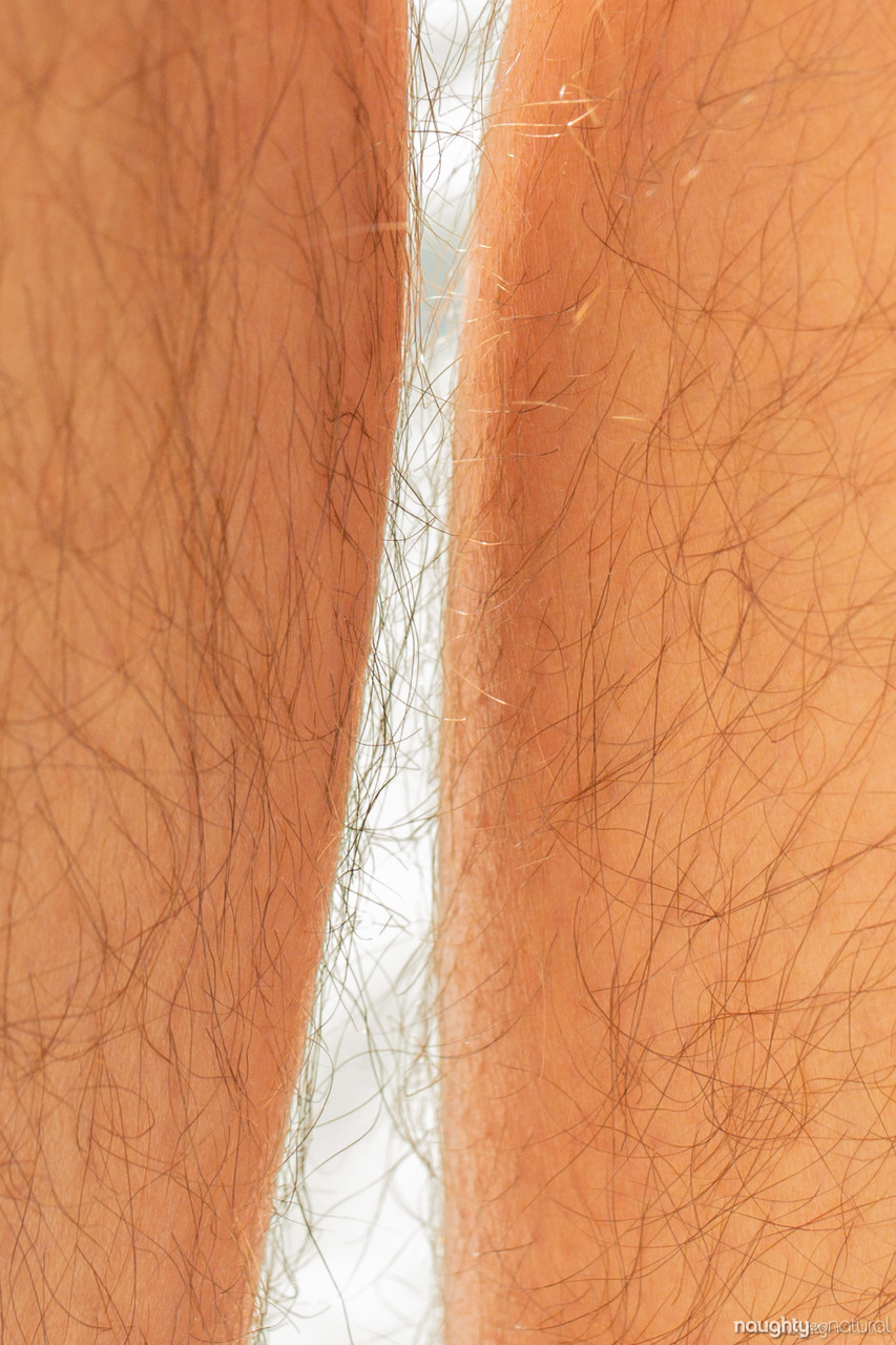 Chubby brunette Nikki Silver exposes her hairy armpits & crotch by the river zdjęcie porno #428539142