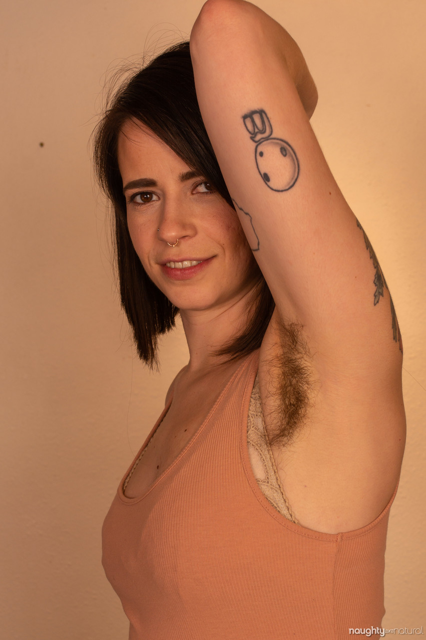 Amateur hottie Freya Mars unveils her curvy tattooed body and hairy pussy foto porno #423926531 | Naughty Natural Pics, Freya Mars, Hairy, porno móvil