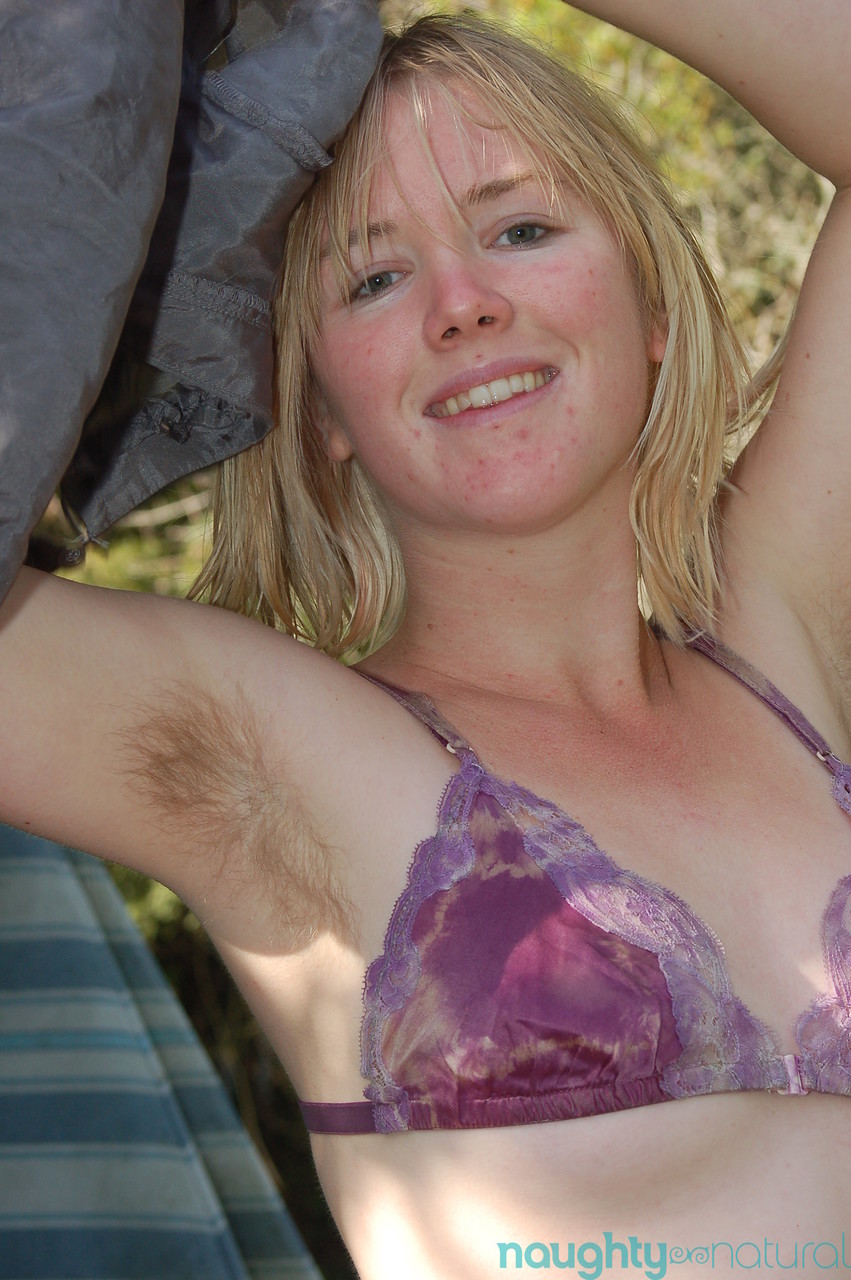 Blonde stunner Ana displays her unshaved armpits and hairy pussy outdoors foto porno #426012990