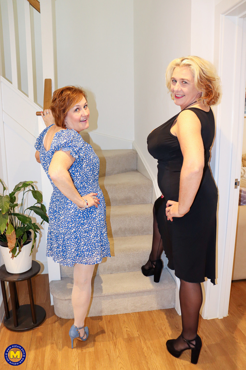 Grannies Camilla Creampie & Kugar Lush show their curves & play with a strapon porno foto #427174035