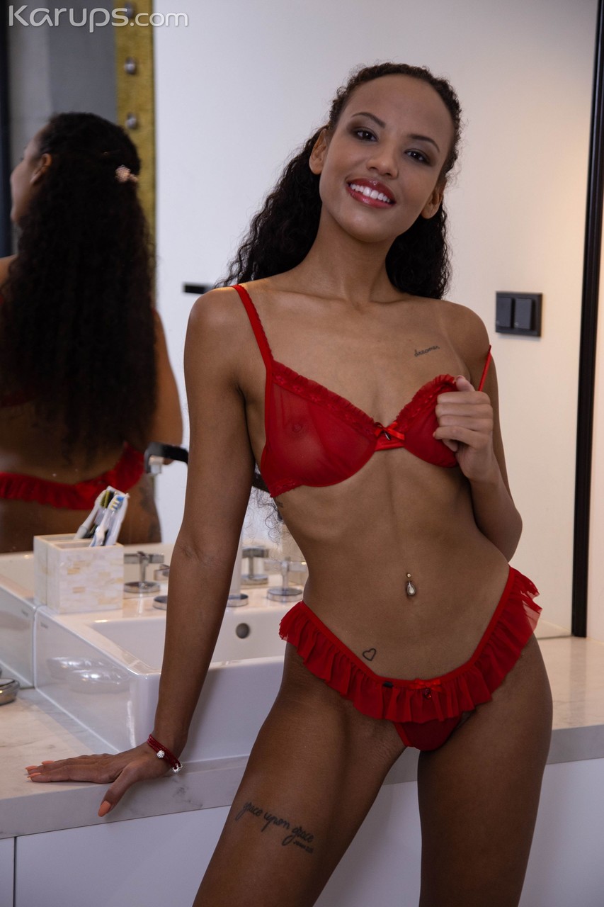 Petite Ebony Teen Romy Indy Exposes Her Slim Body And Poses In A Tub
