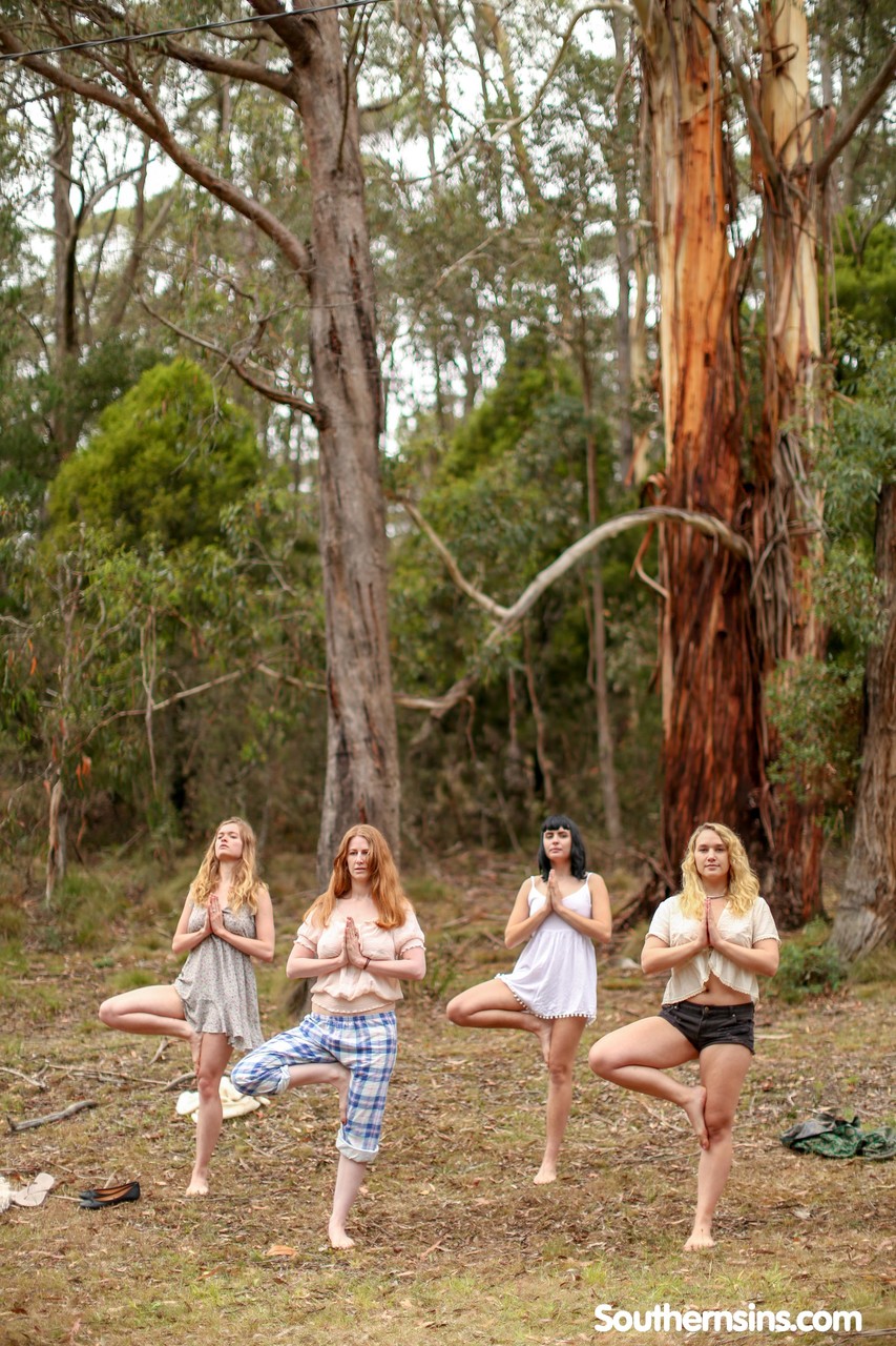 https://www.pornpics.com/galleries/gorgeous-australian-girls-practicing-yoga-in-their-hot-outfits-in-nature-46546753/