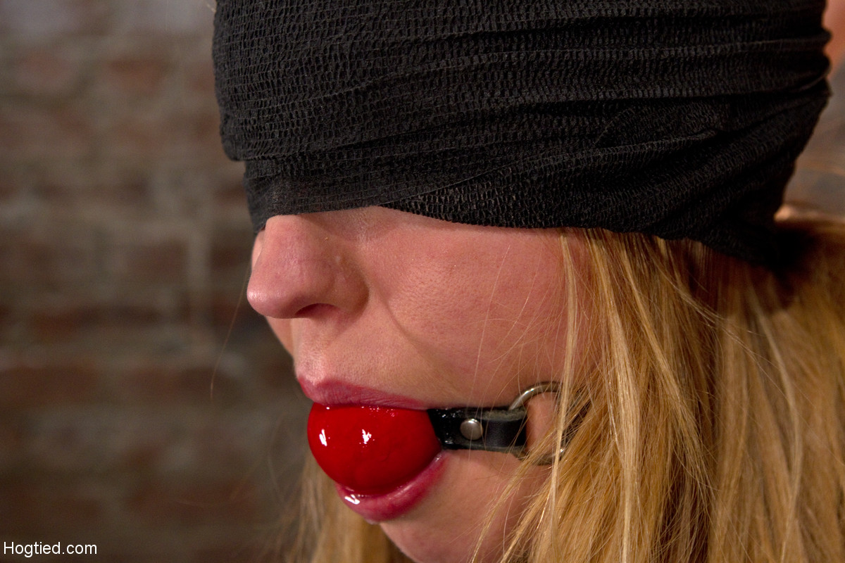 Charming ginger Mallory Mallone gets toyed while bound and blindfolded порно фото #428198979