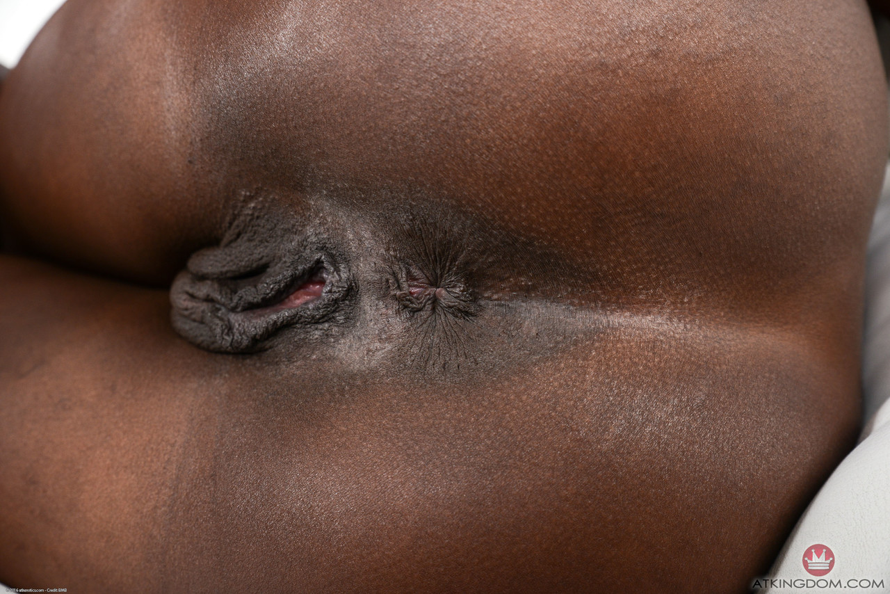 Black princess Ana Foxxx revealing her tiny boobs and ebony holes foto porno #425027407