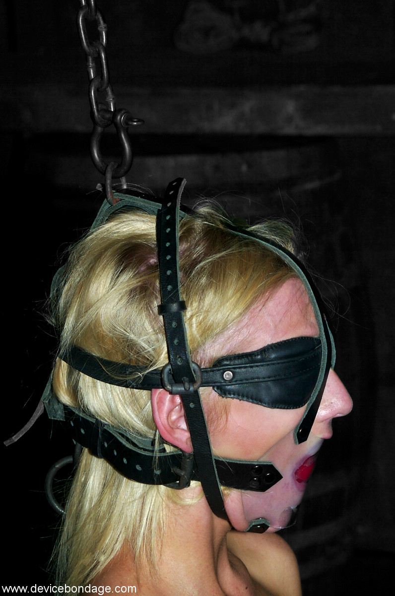 Blonde babe with a slender body Kelly Wells gets her titties abused Porno-Foto #422610045 | Device Bondage Pics, Kelly Wells, Blindfold, Mobiler Porno