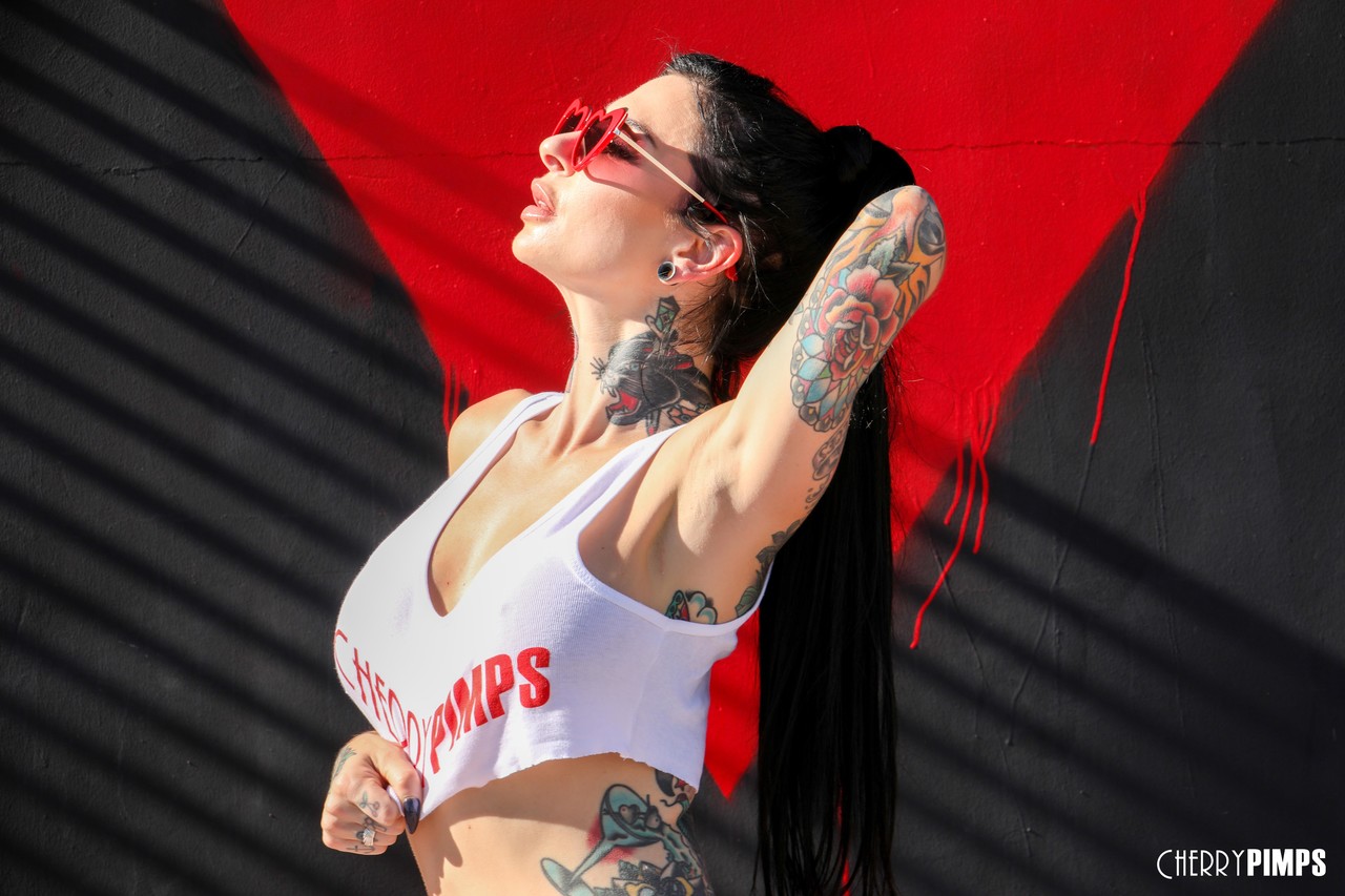 Inked American MILF Joanna Angel poses in her white top and red panties порно фото #426473282