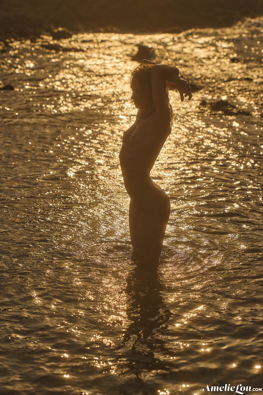 Erotic amateur model losing her swimsuit and posing naked in the sea foto pornográfica #429002719 | Amelie Lou Pics, Amelie Lou, Beach, pornografia móvel