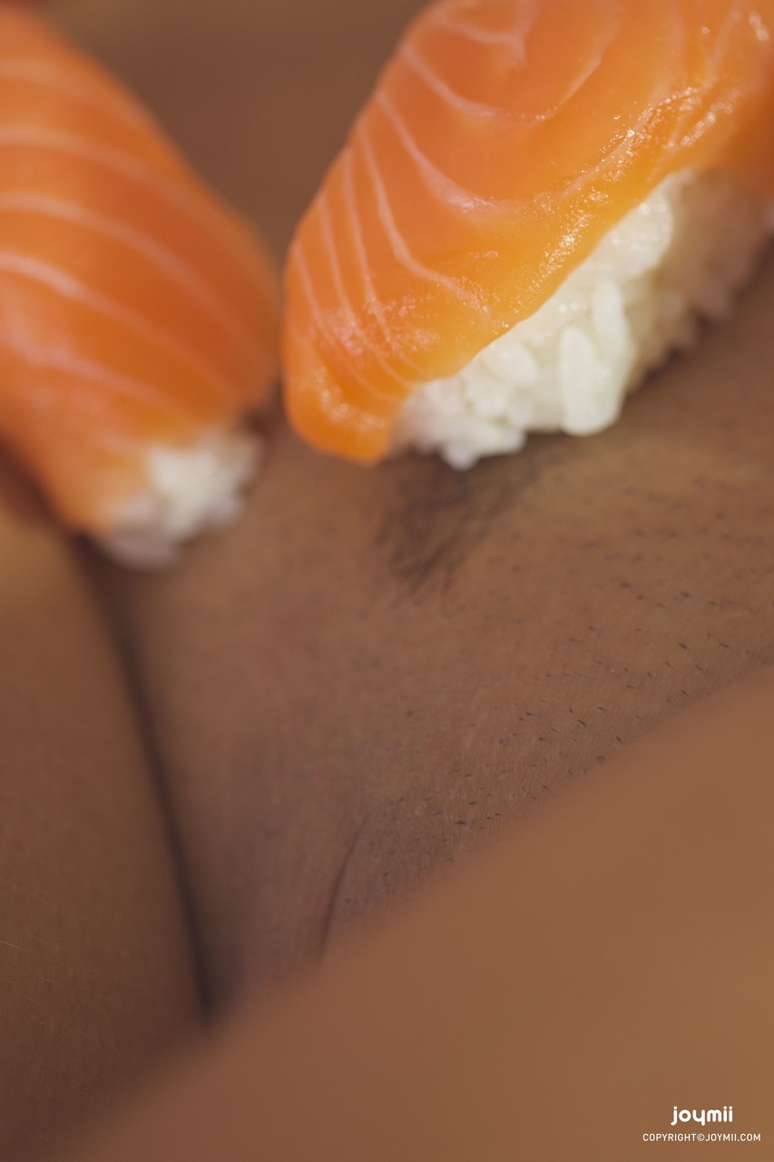 Sushi-loving Spanish hotties Apolonia Lapiedra & Carolina Abril enjoy a 4some porno fotky #423124580