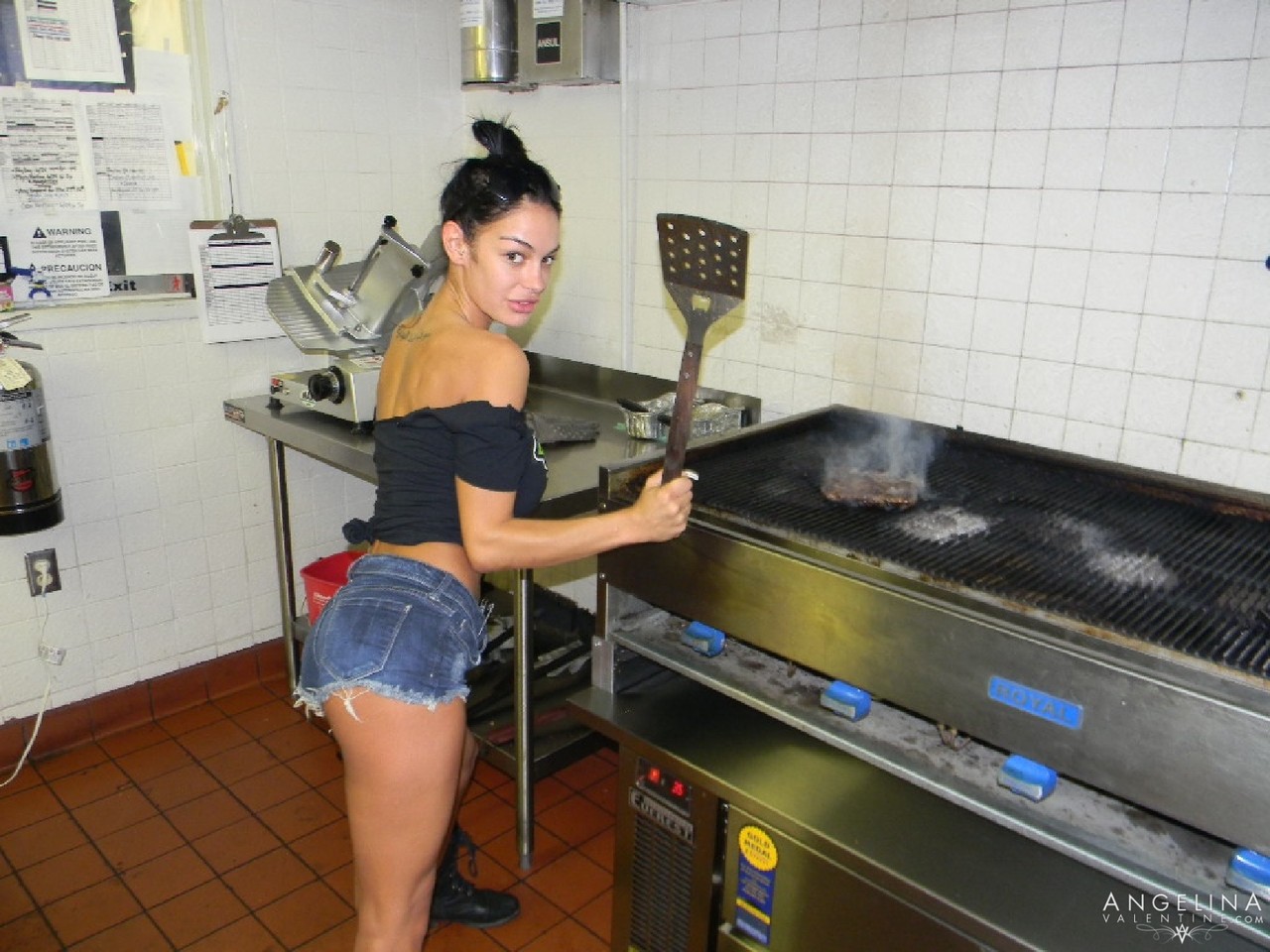 Latina slut in tiny jean shorts Angelina Valentine teasing in public porn photo #425367354