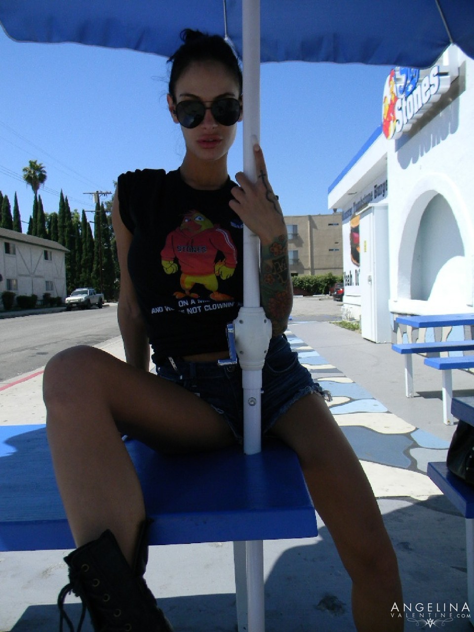 Latina slut in tiny jean shorts Angelina Valentine teasing in public 色情照片 #425367359 | Pornstar Platinum Pics, Angelina Valentine, Public, 手机色情