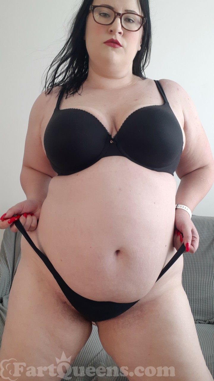 Amateur Bbw Katy Churchill Strips Off Her Black Lingerie Plays With Her Tits