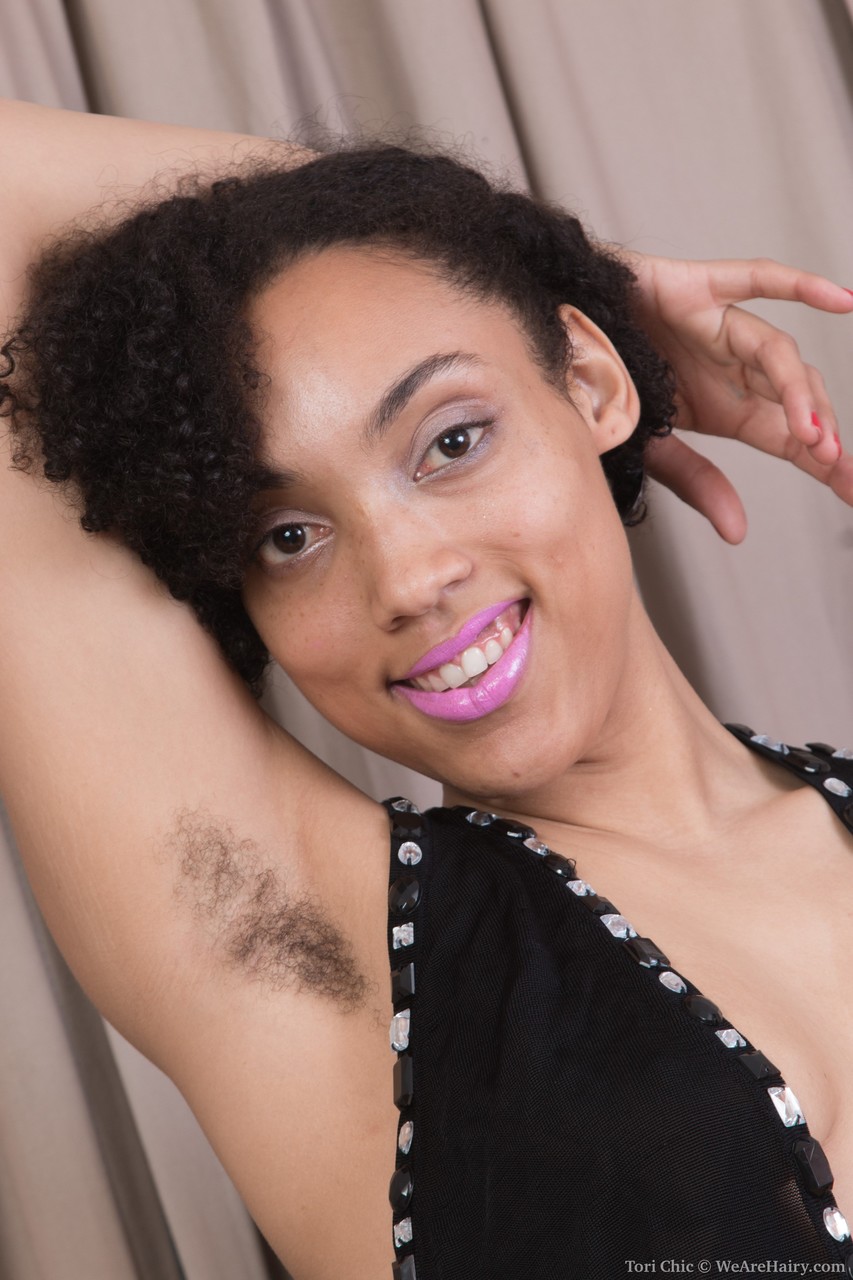 Afro American Babe Tori Chic Showing Off Her Hairy Body And Bushy Crotch