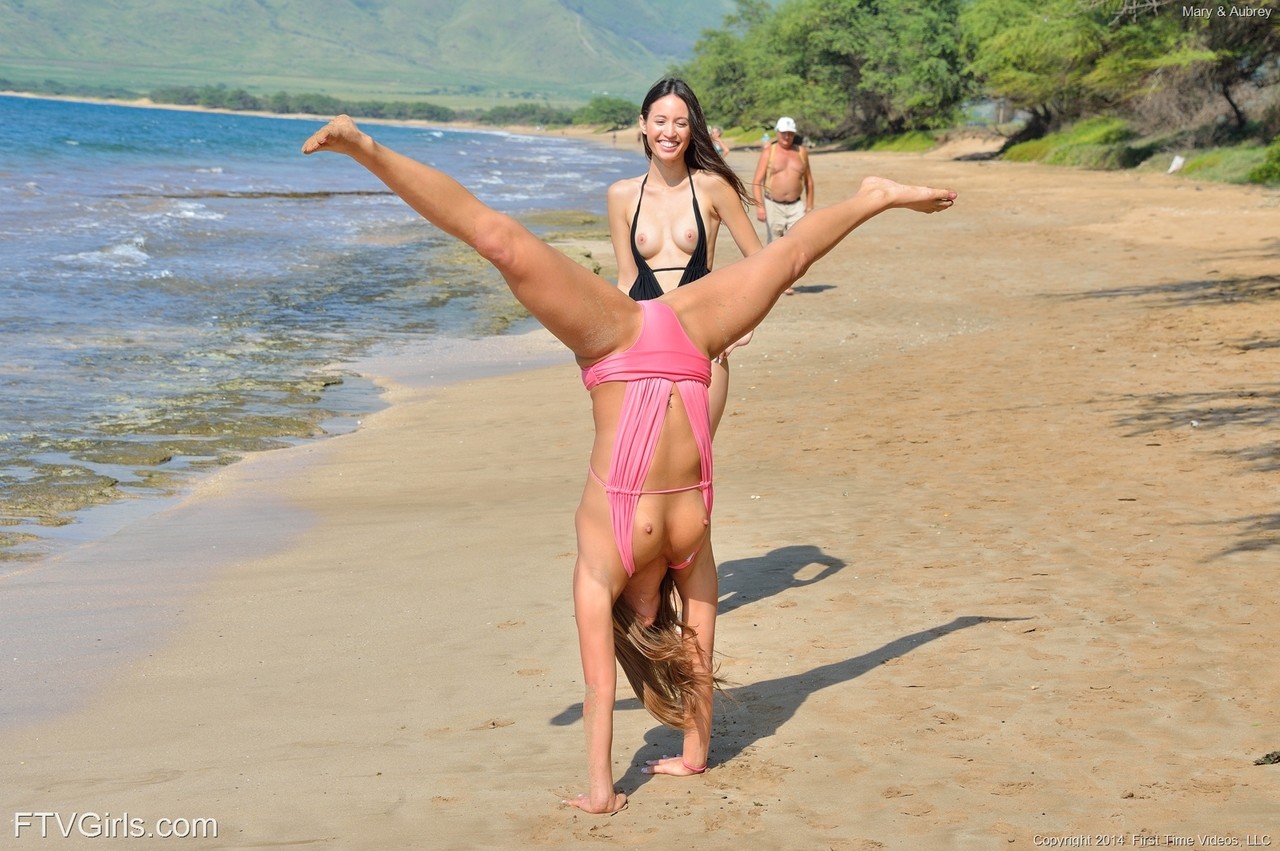 Smoking hot amateur bikini models Aubrey & Mary get nude on the sandy beach 포르노 사진 #424274332