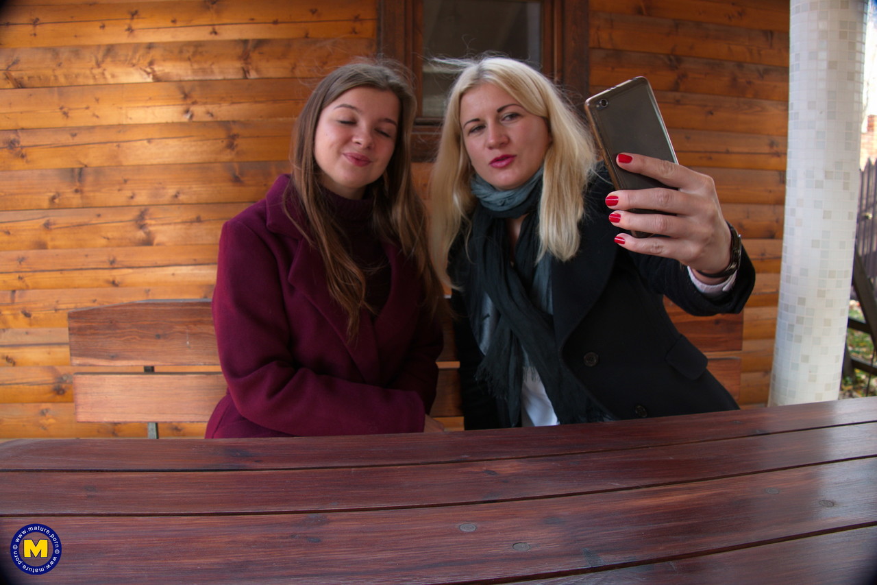 Clothed teen amateurs Calina & Renata Fox flirt with each other & take selfies zdjęcie porno #428369712