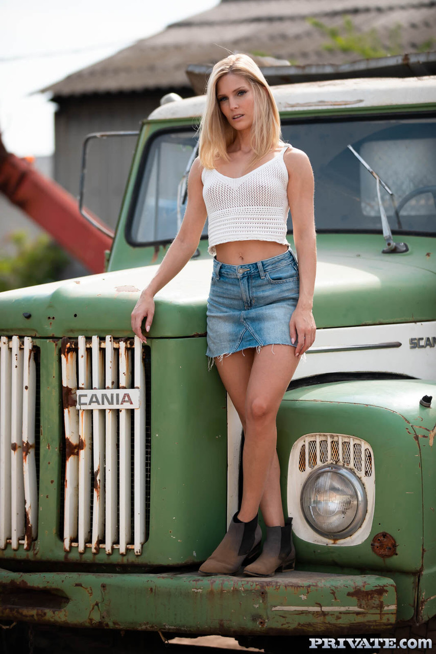 Blonde Candee Licious Strips Her Skirt And Gets Rammed Anally In An Old Truck