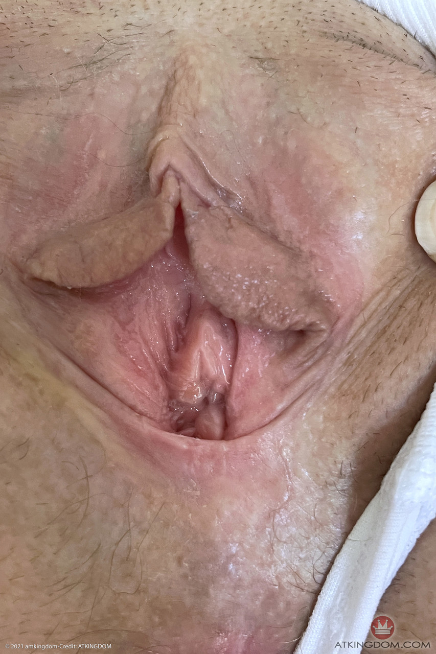 Sweet Babe Jackie Hoff Shows Her Shaved Cunt Her Gaping Asshole Up Close