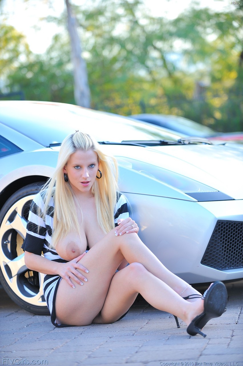 Kinky blonde MILF Haley shows her huge boobs and poses in front of a car ポルノ写真 #428570739 | FTV Girls Pics, Haley Cummings, Public, モバイルポルノ