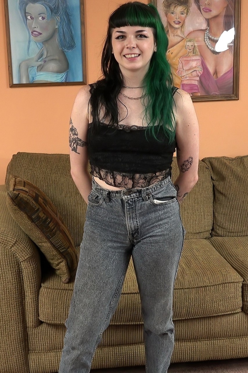 Green Haired Emo Slut Eliza Bea Shows Her Inked Body Gives A Hot Pov Blowjob