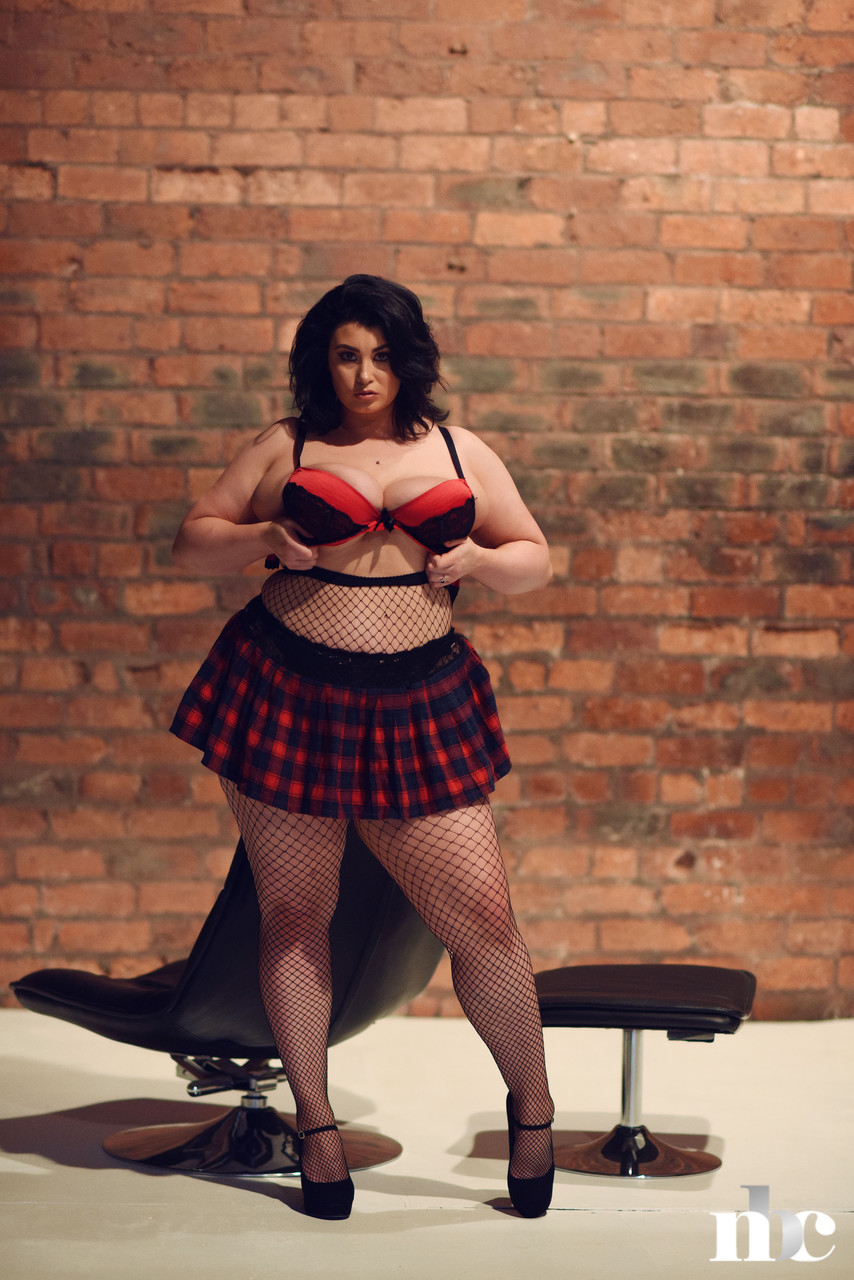 Fat babe Kiki shows her huge melons and poses in sexy skirt and hot fishnets Porno-Foto #425118435 | Nothing But Curves Pics, Kiki, BBW, Mobiler Porno