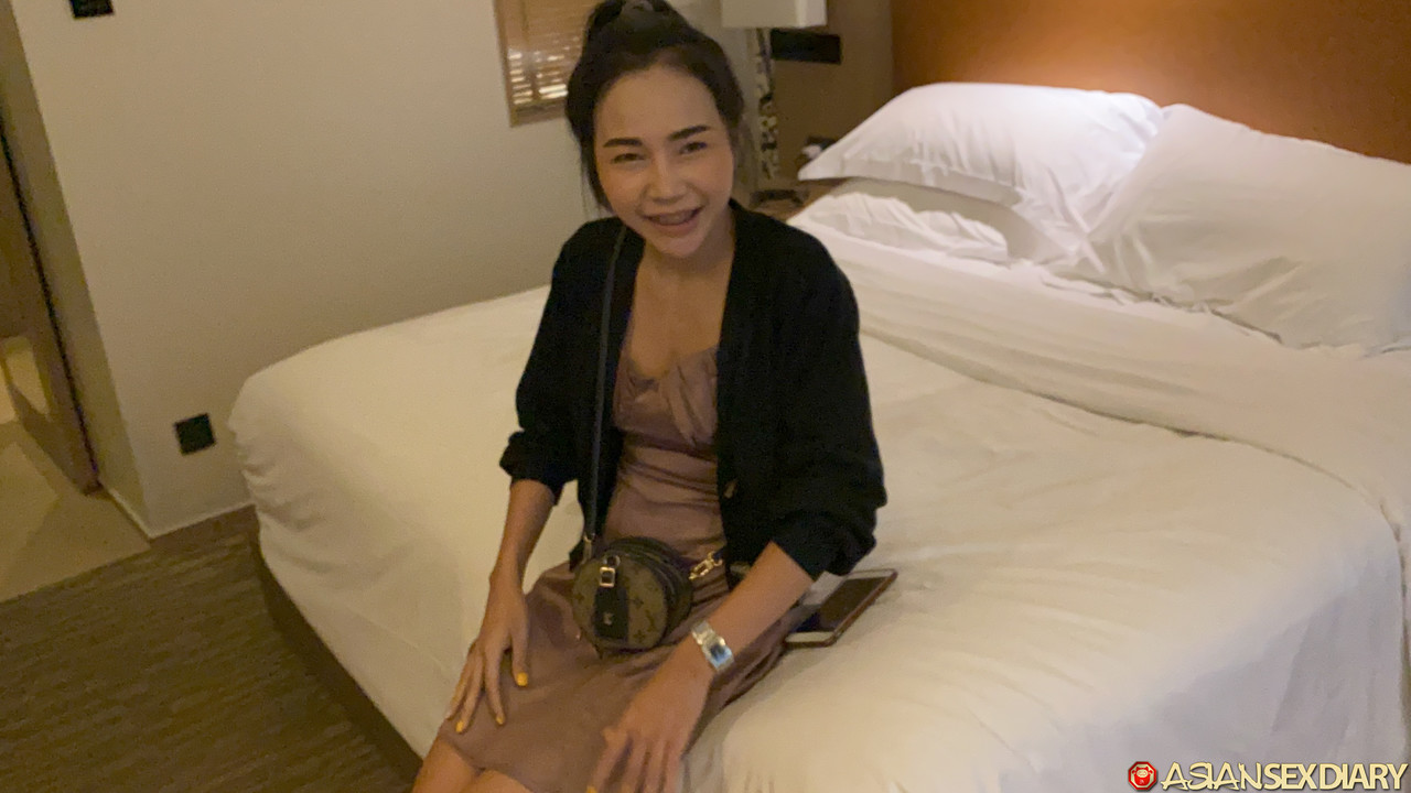 Pretty Asian Girl Fern B Enjoys Some Pov Hardcore Sex In Her Hotel Room