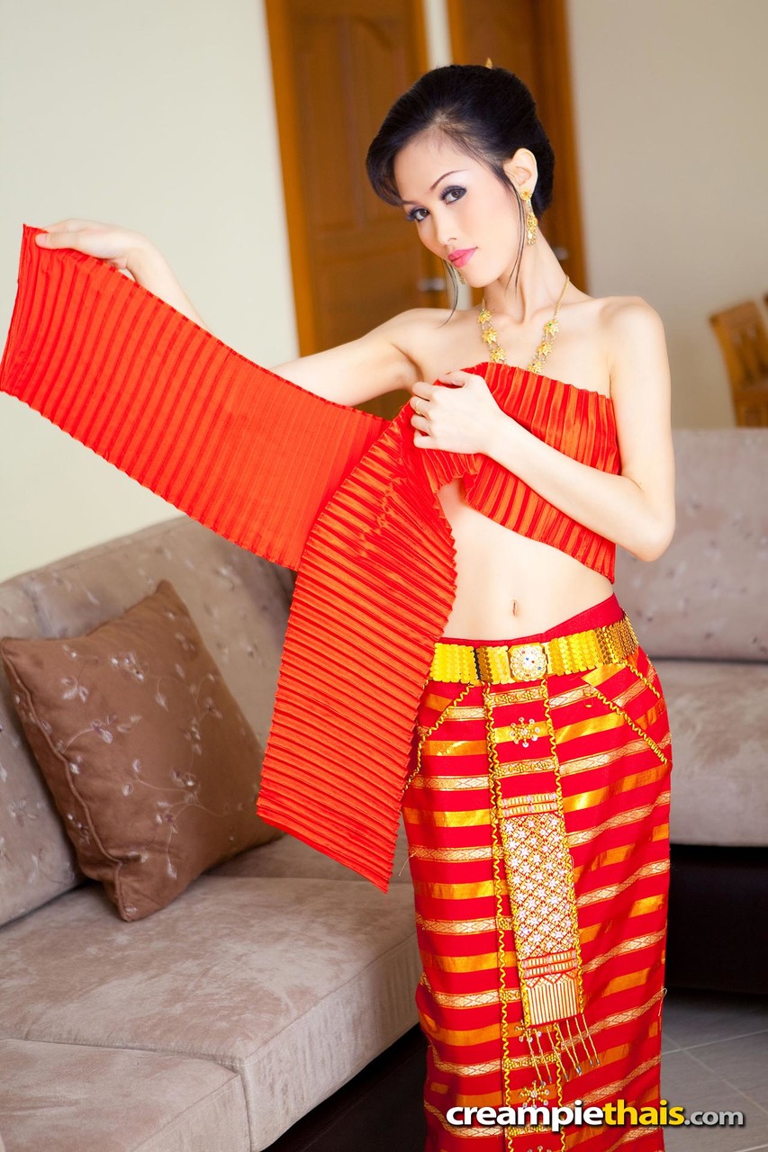 Sweet Thai Model Nana Drops Her Traditional Outfit And Poses Naked