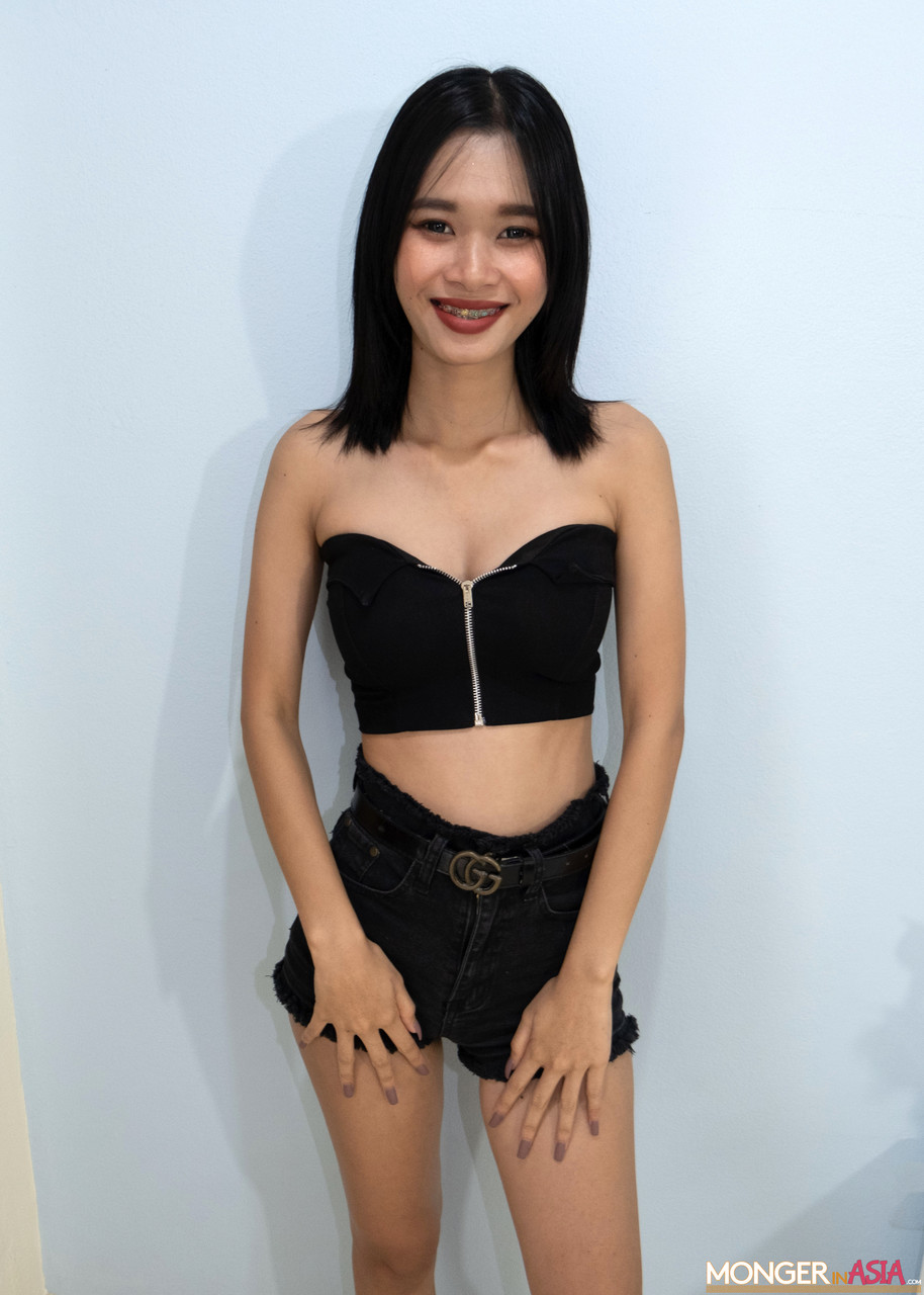 Pretty Thai Teen Bussaba Goes Topless At The Casting Shows Her Boobs