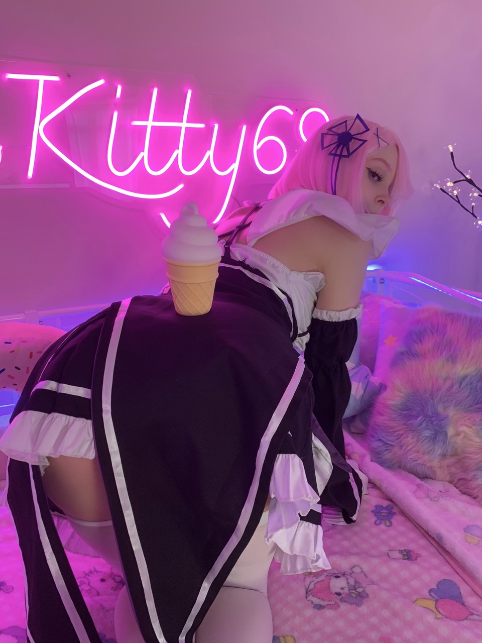 Sexy Onlyfans Babe Little Kitty Poses In Her Hot Maid Uniform In A Solo