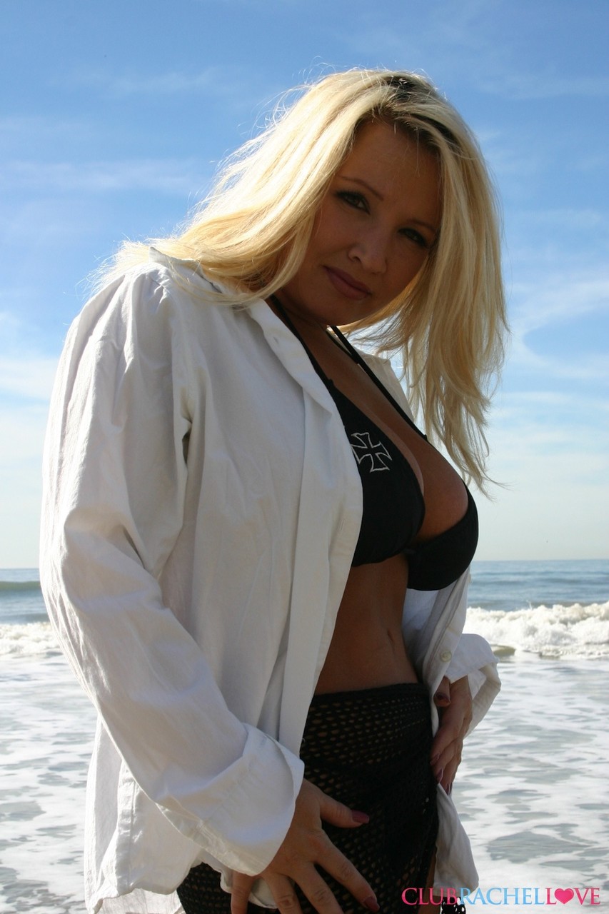Blonde cougar Rachel Love reveals her lovely huge breasts on the beach porn photo #424684234 | Pornstar Platinum Pics, Rachel Love, Beach, mobile porn