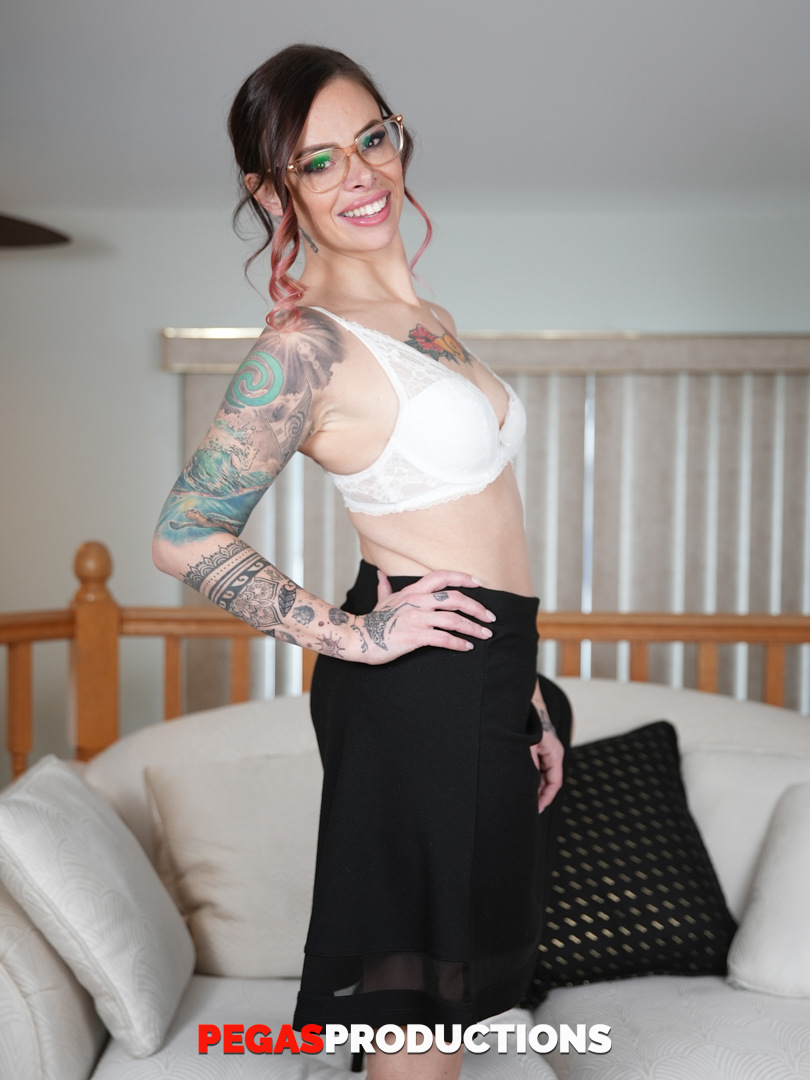 Sexy Teacher With Glasses Lili Cocksinhell Strips Shows Her Hot Inked Body