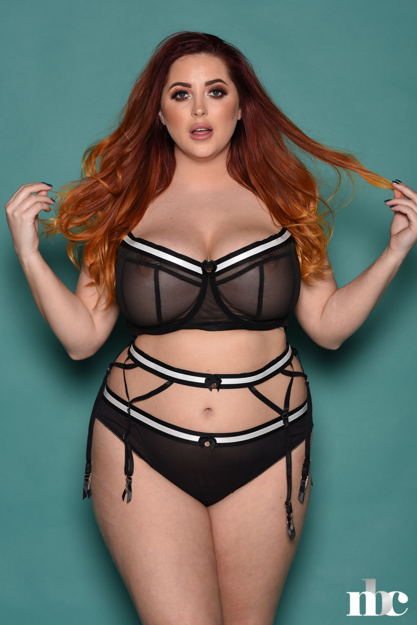 Plump British redhead Lucy Vixen flaunts her all natural phenomenal boobs 色情照片 #428411028 | Nothing But Curves Pics, Lucy Vixen, BBW, 手机色情
