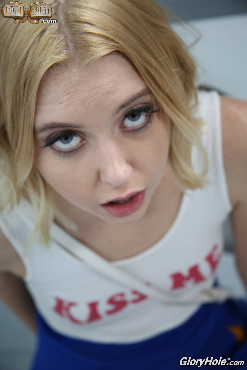 Blonde Chloe Couture blows & rides a BBC & takes a facial through a gloryhole foto porno #422998224