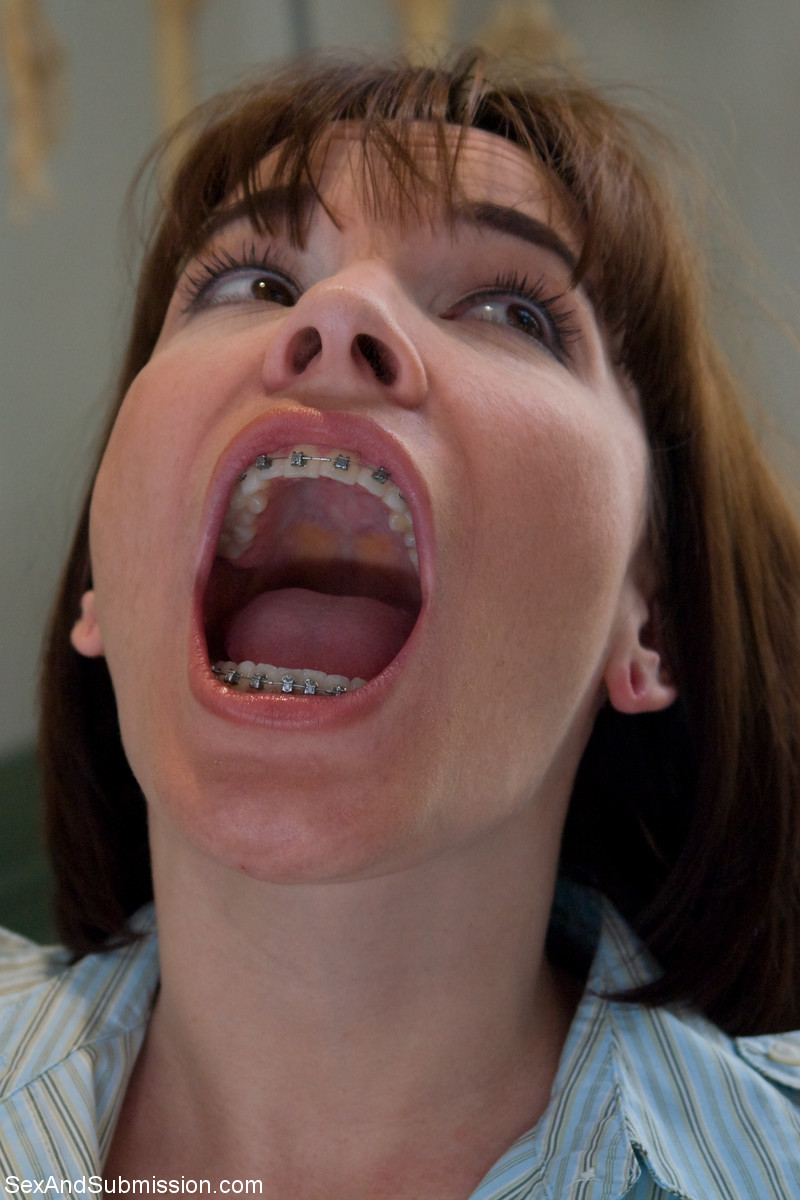 MILF with braces Dana DeArmond gets face fucked by her perverted dentist foto porno #423396406