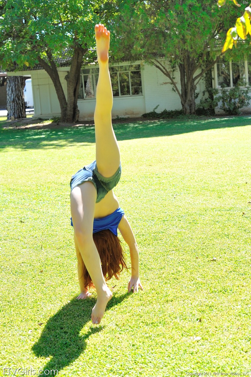 Skinny ginger Elletakes her jean shorts off and does cartwheels in public porno foto #423678462